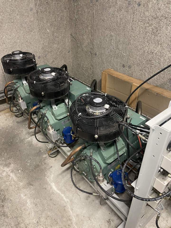 Compresseurs industriels avec ventilateurs en Martinique