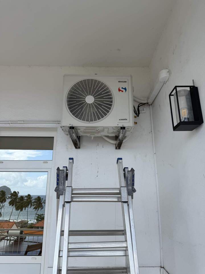 Installation de climatiseur extérieur à Fort de France
